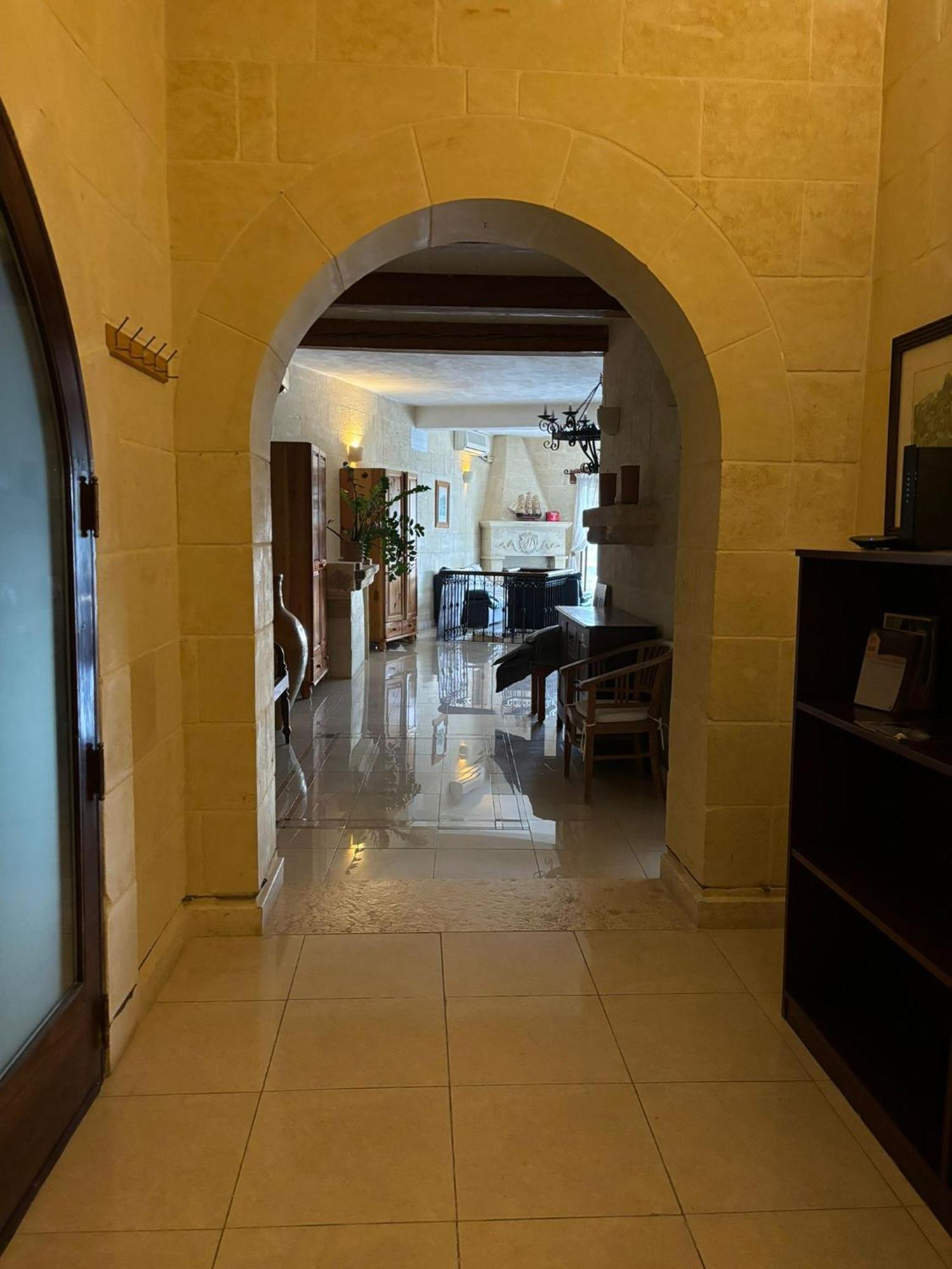 Bed and Breakfast Sunny Gozo Getaway Pool & Easy Check-In Ghajn il-Kbira  Exterior foto