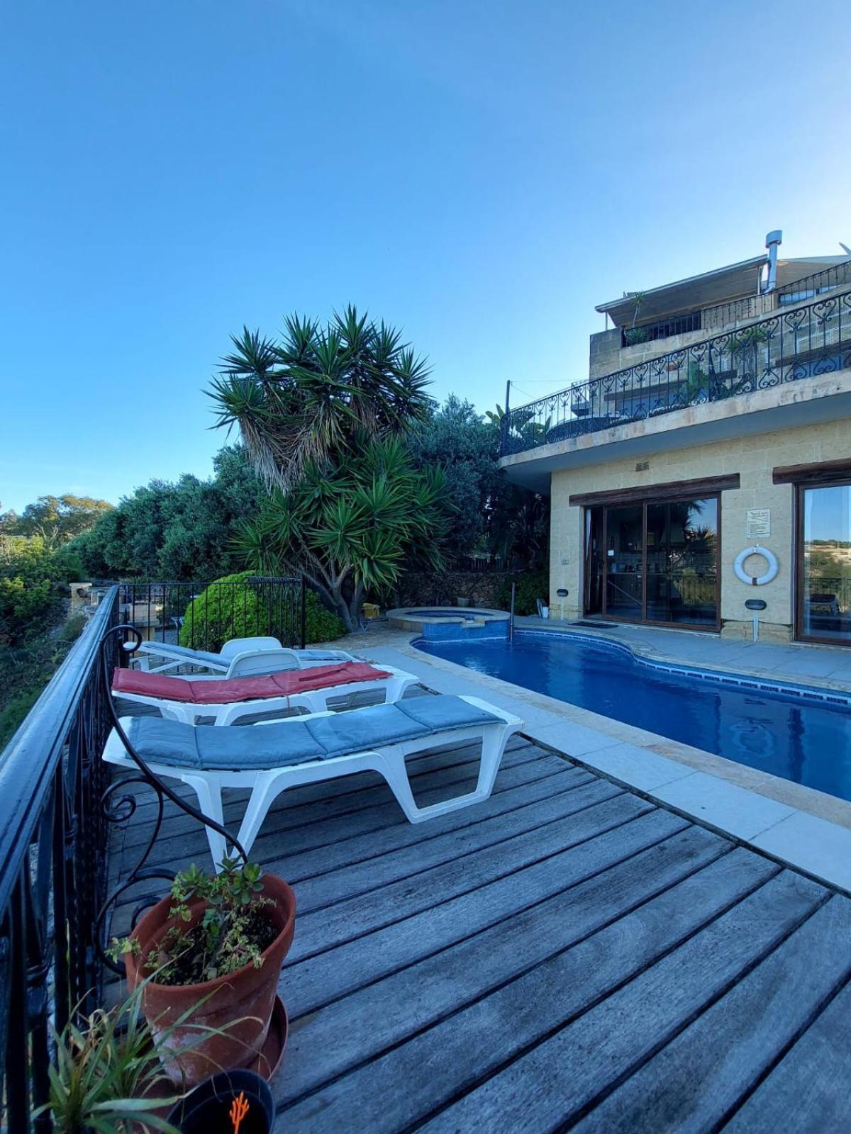 Bed and Breakfast Sunny Gozo Getaway Pool & Easy Check-In Ghajn il-Kbira  Exterior foto